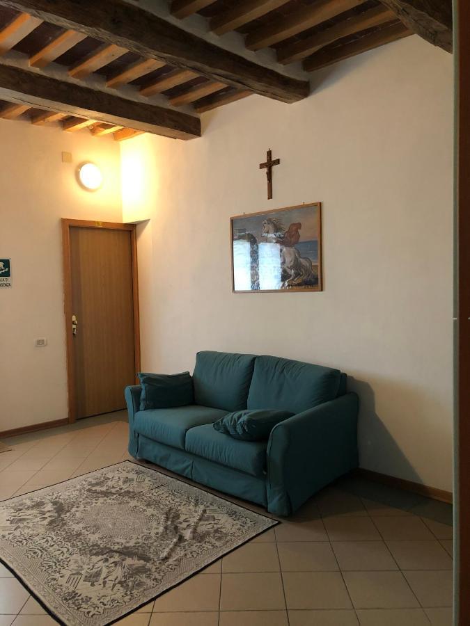 Hotel Residenza Pitigliano Gens Petilia - Nuova Gestione Exterior foto