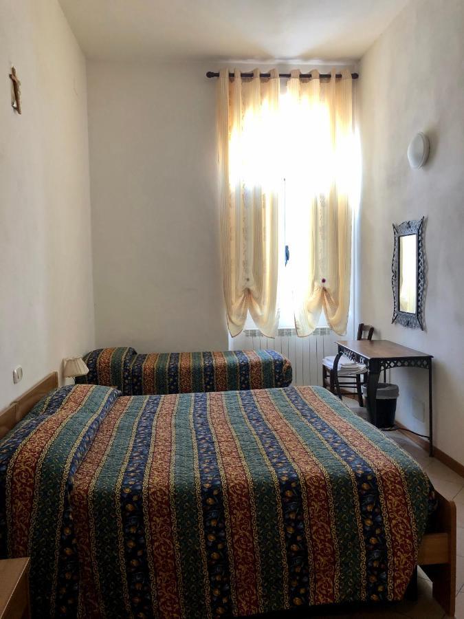 Hotel Residenza Pitigliano Gens Petilia - Nuova Gestione Exterior foto