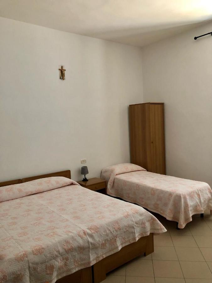 Hotel Residenza Pitigliano Gens Petilia - Nuova Gestione Exterior foto