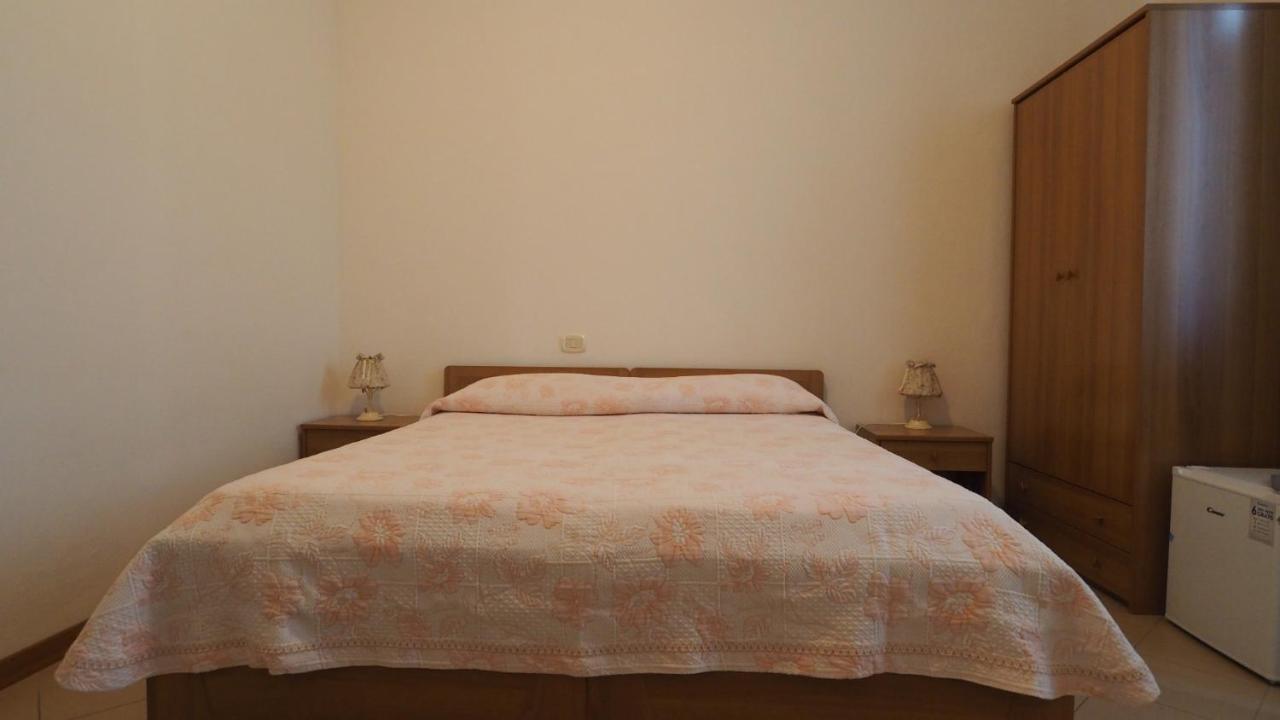 Hotel Residenza Pitigliano Gens Petilia - Nuova Gestione Exterior foto