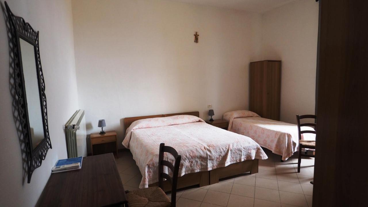 Hotel Residenza Pitigliano Gens Petilia - Nuova Gestione Exterior foto